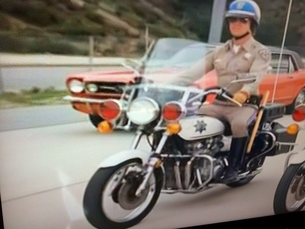 Chips TV series cars Team Camaro Tech